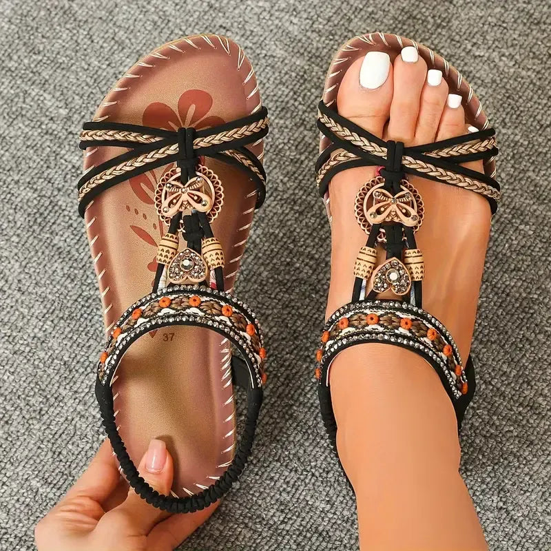 Luna | Elegante sandaler med blomster og sommerfugledetalje